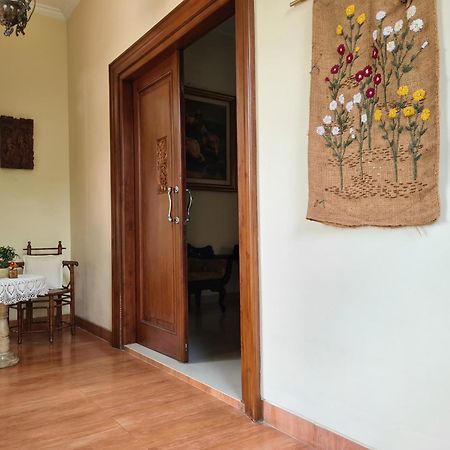 Ndalem Suryo Saptono Guest House Tugu Eksteriør bilde