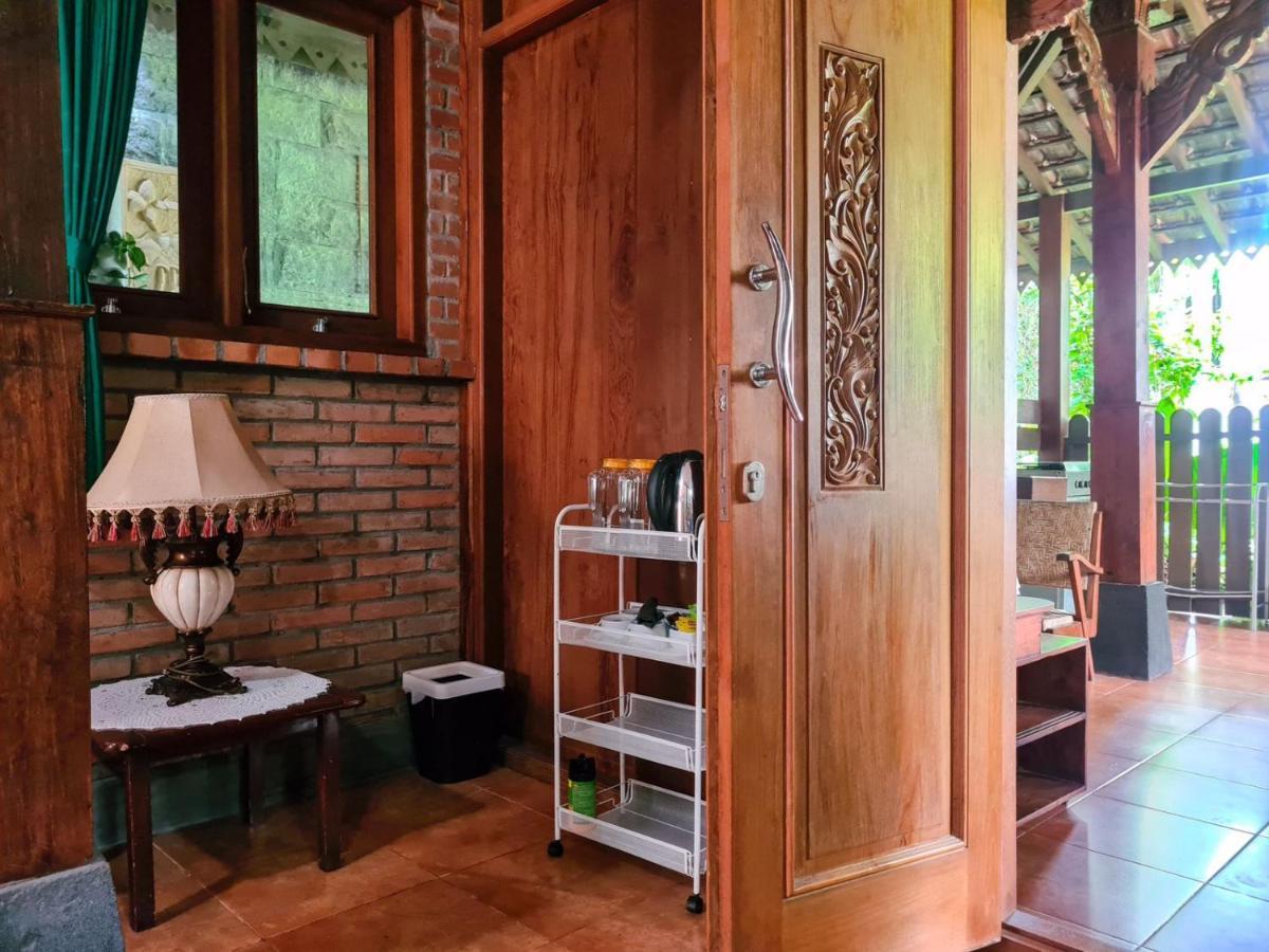 Ndalem Suryo Saptono Guest House Tugu Eksteriør bilde