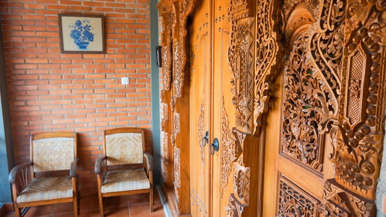 Ndalem Suryo Saptono Guest House Tugu Eksteriør bilde