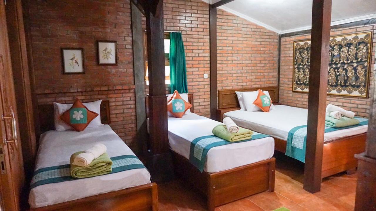 Ndalem Suryo Saptono Guest House Tugu Eksteriør bilde