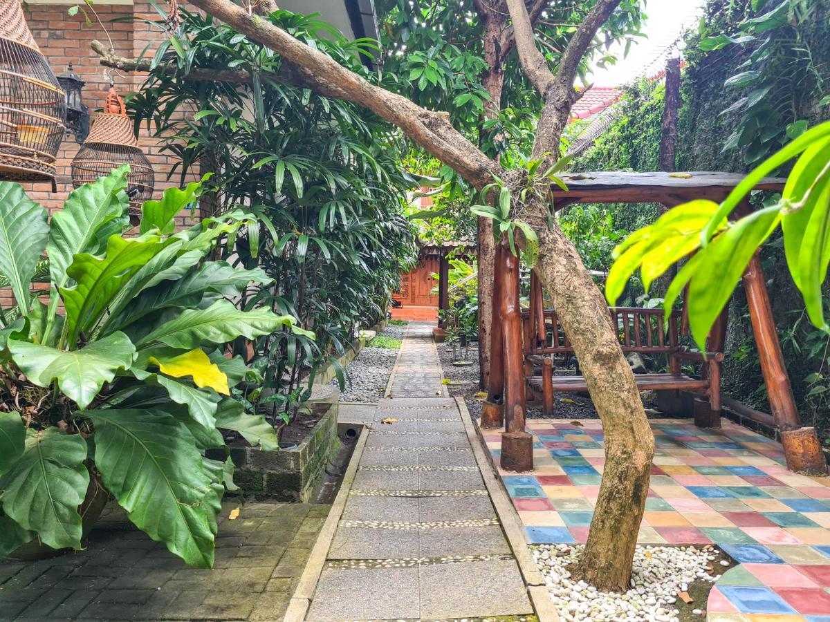Ndalem Suryo Saptono Guest House Tugu Eksteriør bilde