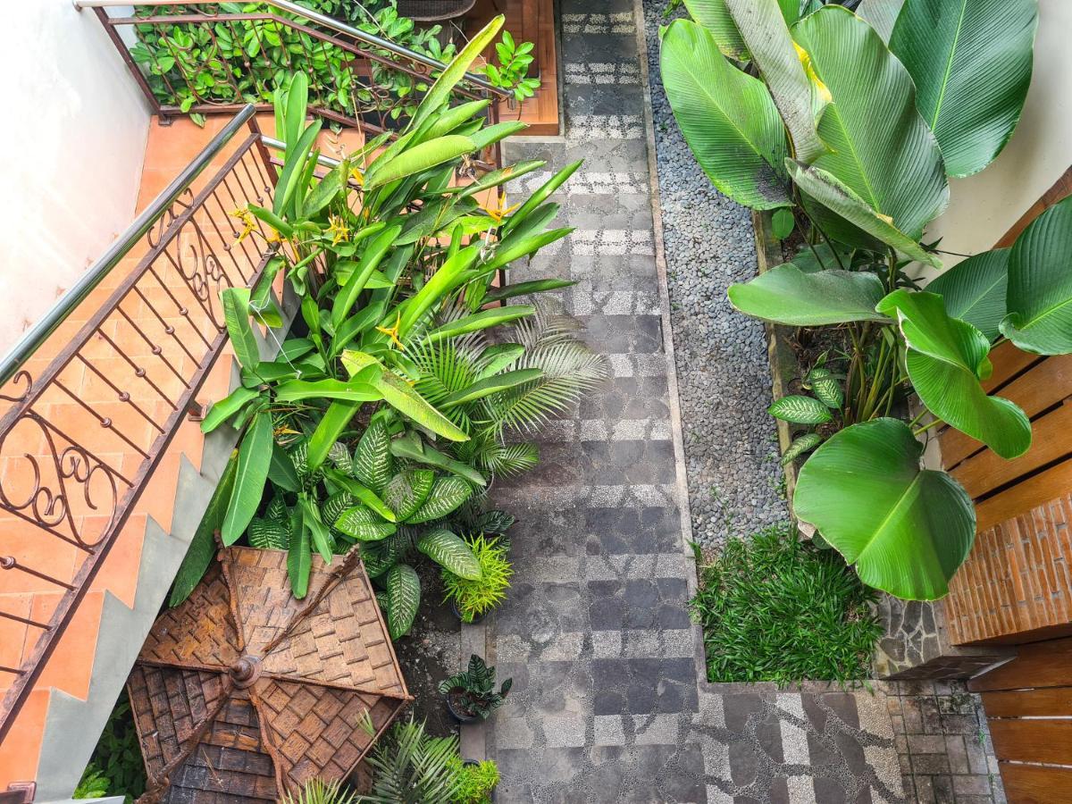 Ndalem Suryo Saptono Guest House Tugu Eksteriør bilde