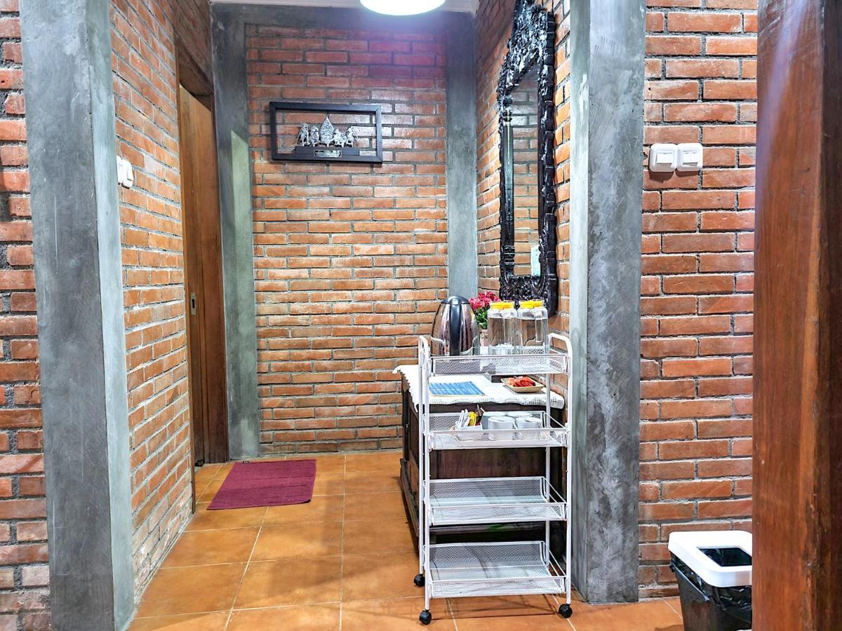 Ndalem Suryo Saptono Guest House Tugu Eksteriør bilde