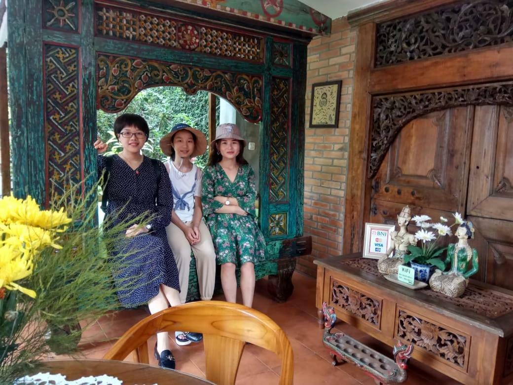 Ndalem Suryo Saptono Guest House Tugu Eksteriør bilde