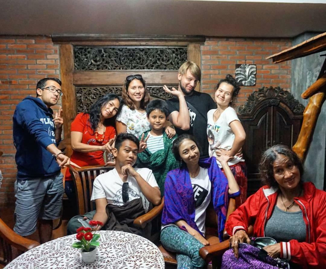 Ndalem Suryo Saptono Guest House Tugu Eksteriør bilde